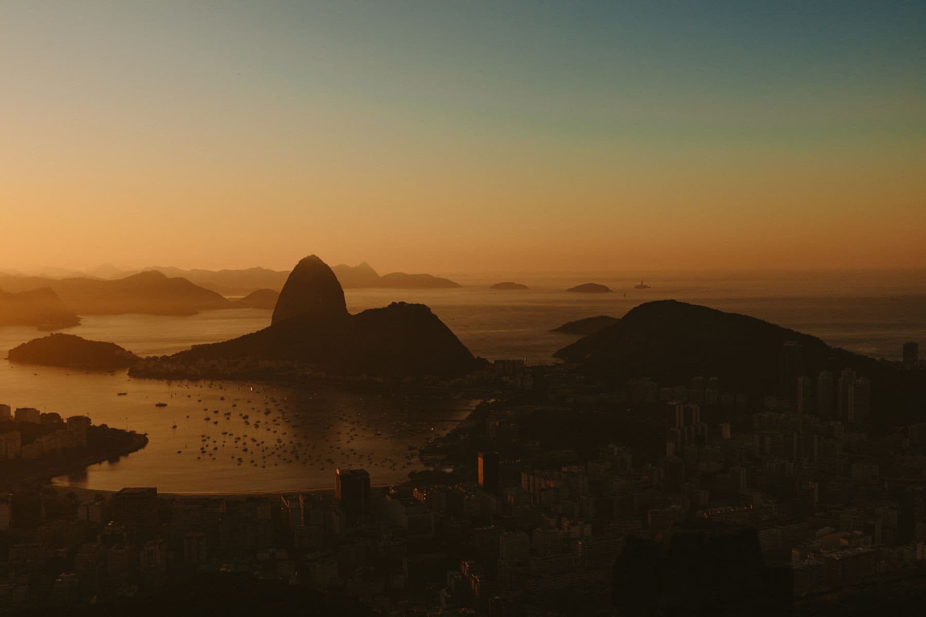 El Pan de Azúcar y la bahía de Guanabara al atardecer, Río de Janeiro